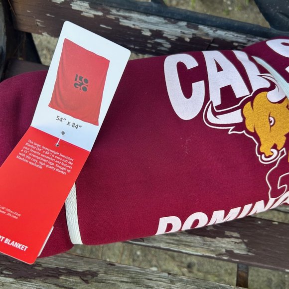 CSUDH Sweatshirt Blanket, NEW with tags - Picture 3 of 3